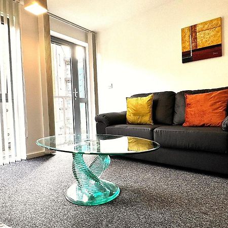 2 Bed Ensuite With Balcony And Free Onsite Secure Parking Manchester Bagian luar foto