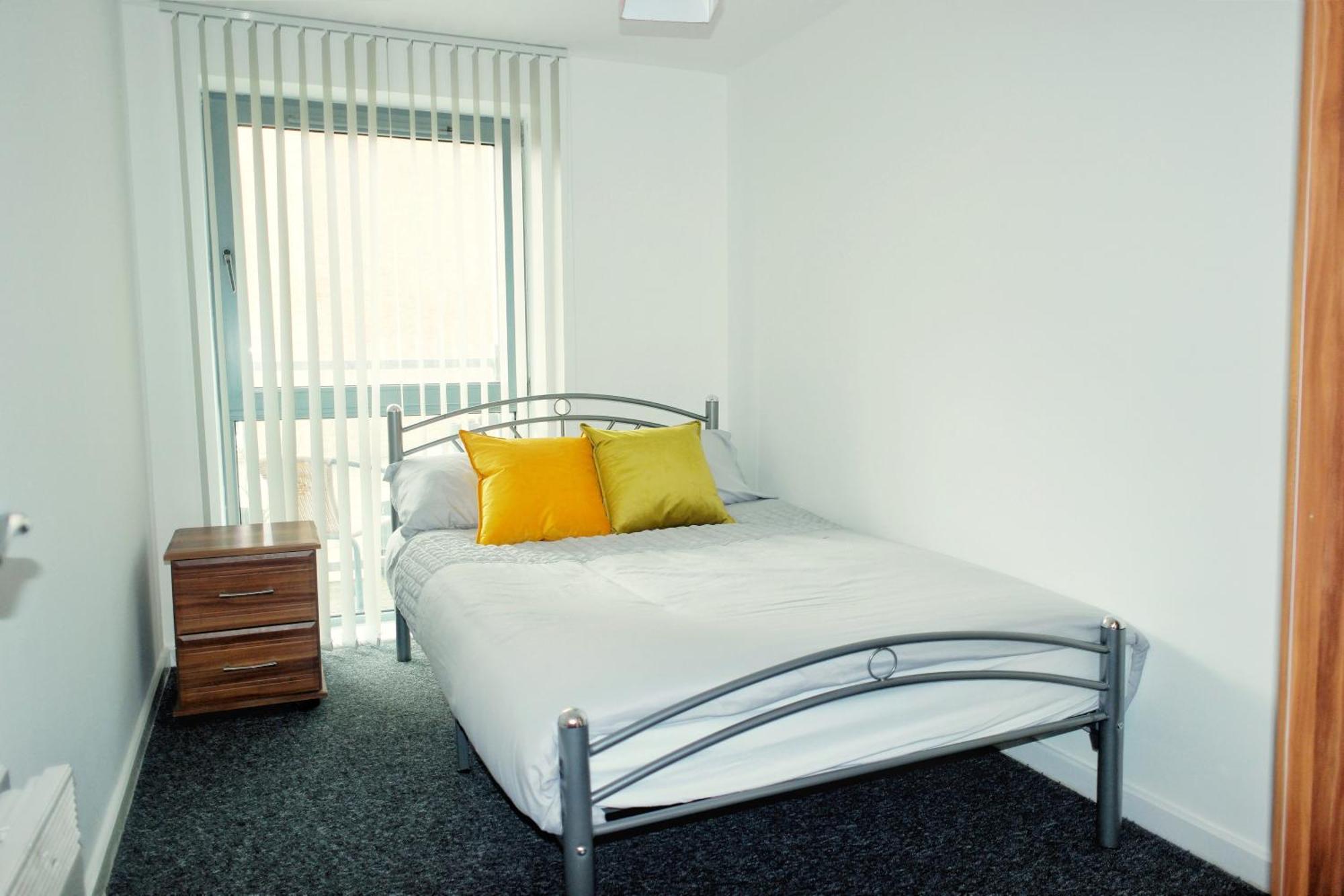 2 Bed Ensuite With Balcony And Free Onsite Secure Parking Manchester Bagian luar foto